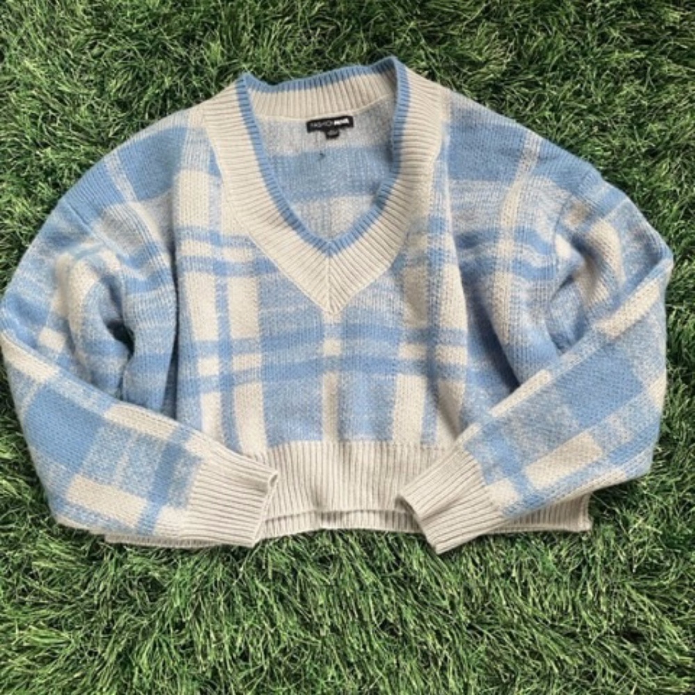 Fashion nova cropped sweater